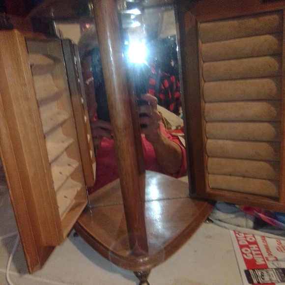 Ladies,Mens, Clothing,Shoes, Athletic and dressy, Home decor, Jewelry, Vintage 2 - Picture 15 of 17